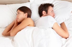 Por qué las parejas duermen separadas